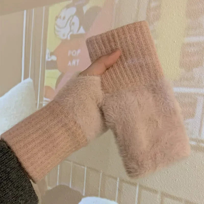 Chic and Very Comfortable Gloves