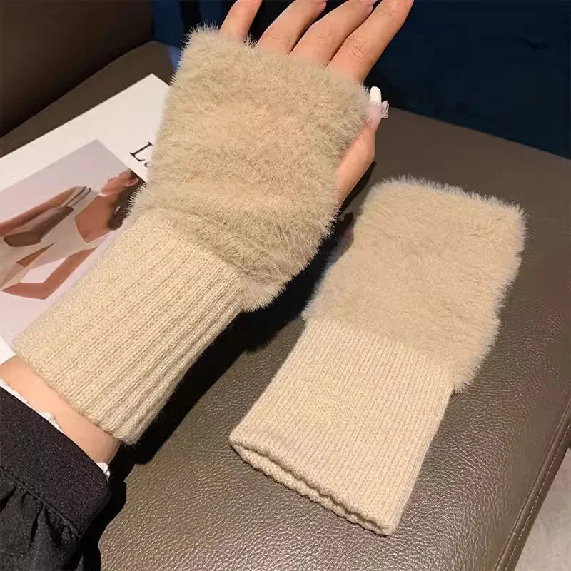 Chic and Very Comfortable Gloves