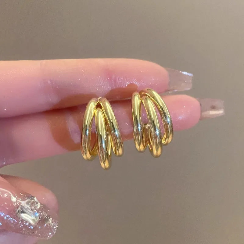 Gold & Silver Hoops – The Vintage Jewelry That Instantly Elevates Your Look