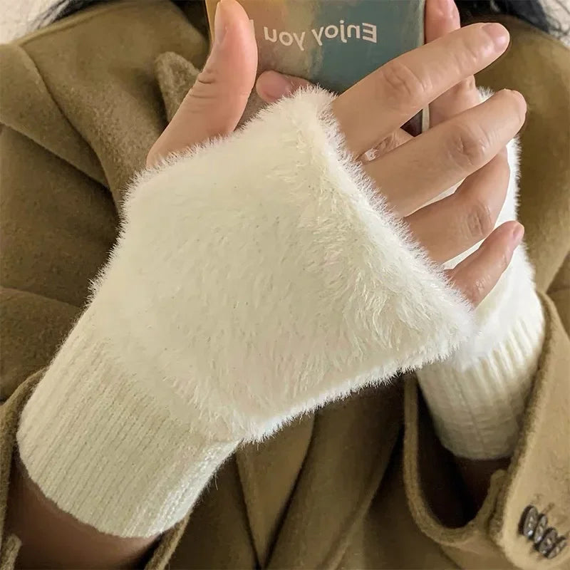 Chic and Very Comfortable Gloves