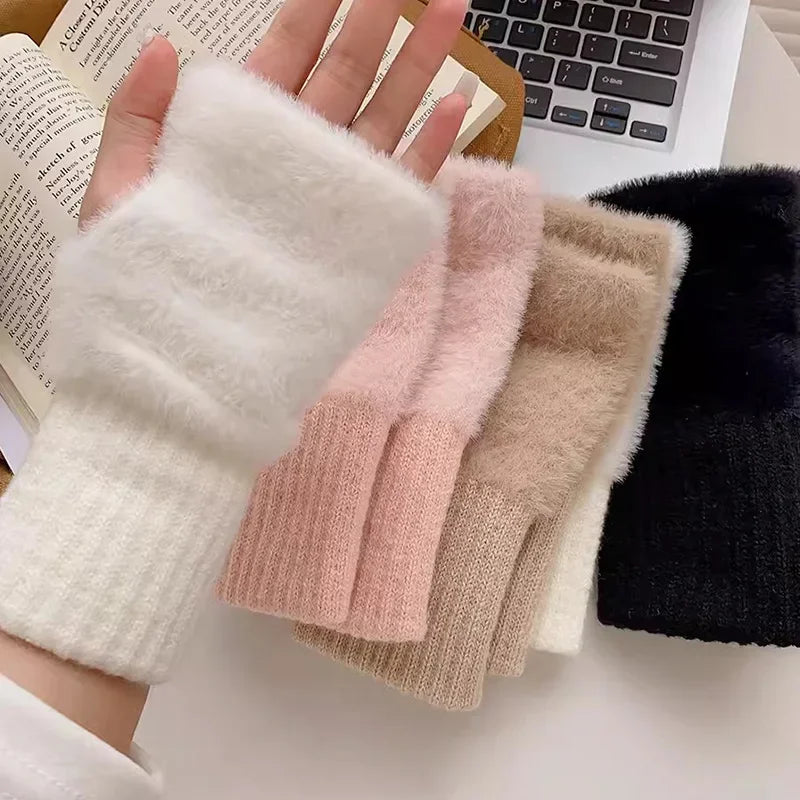 Chic and Very Comfortable Gloves