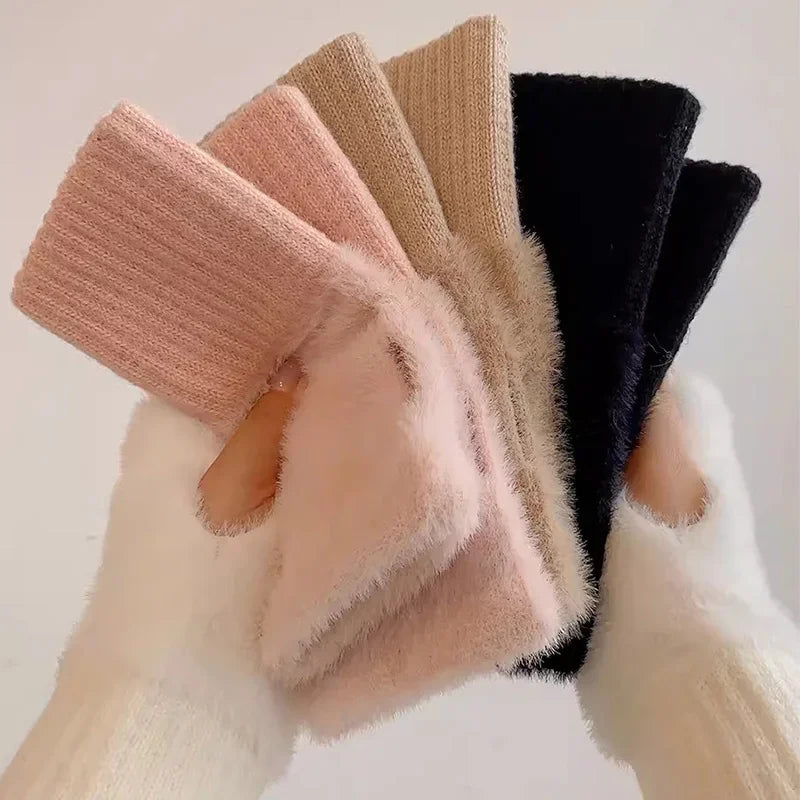 Chic and Very Comfortable Gloves
