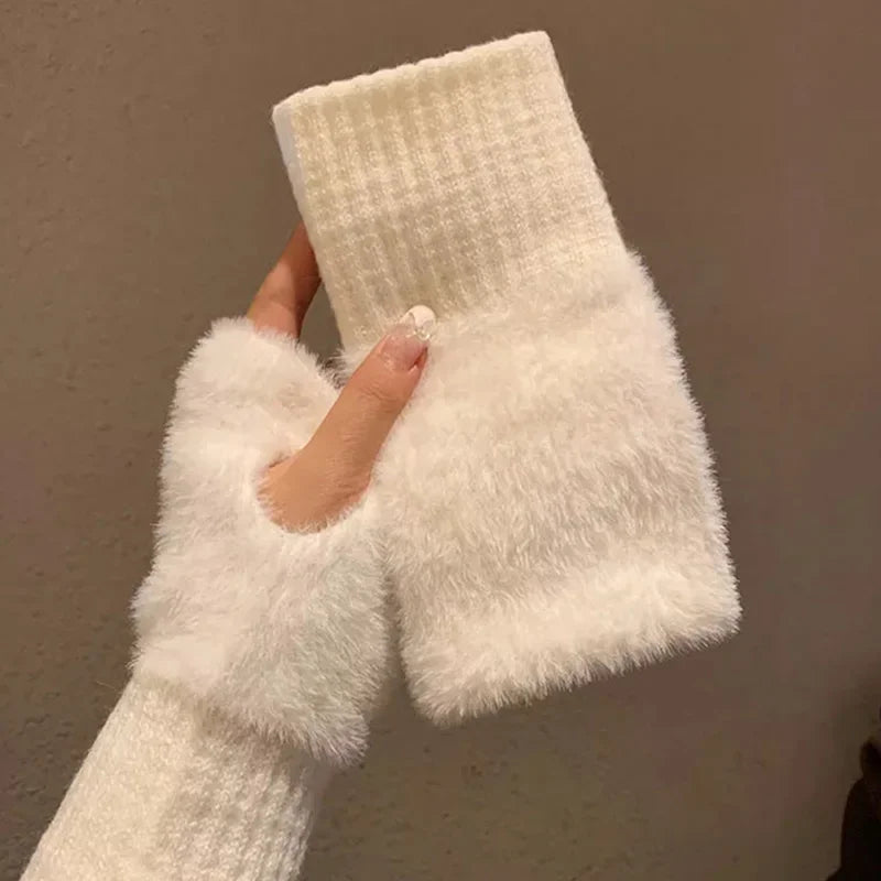 Chic and Very Comfortable Gloves